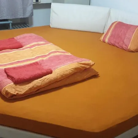 4 Sweet Apartment *